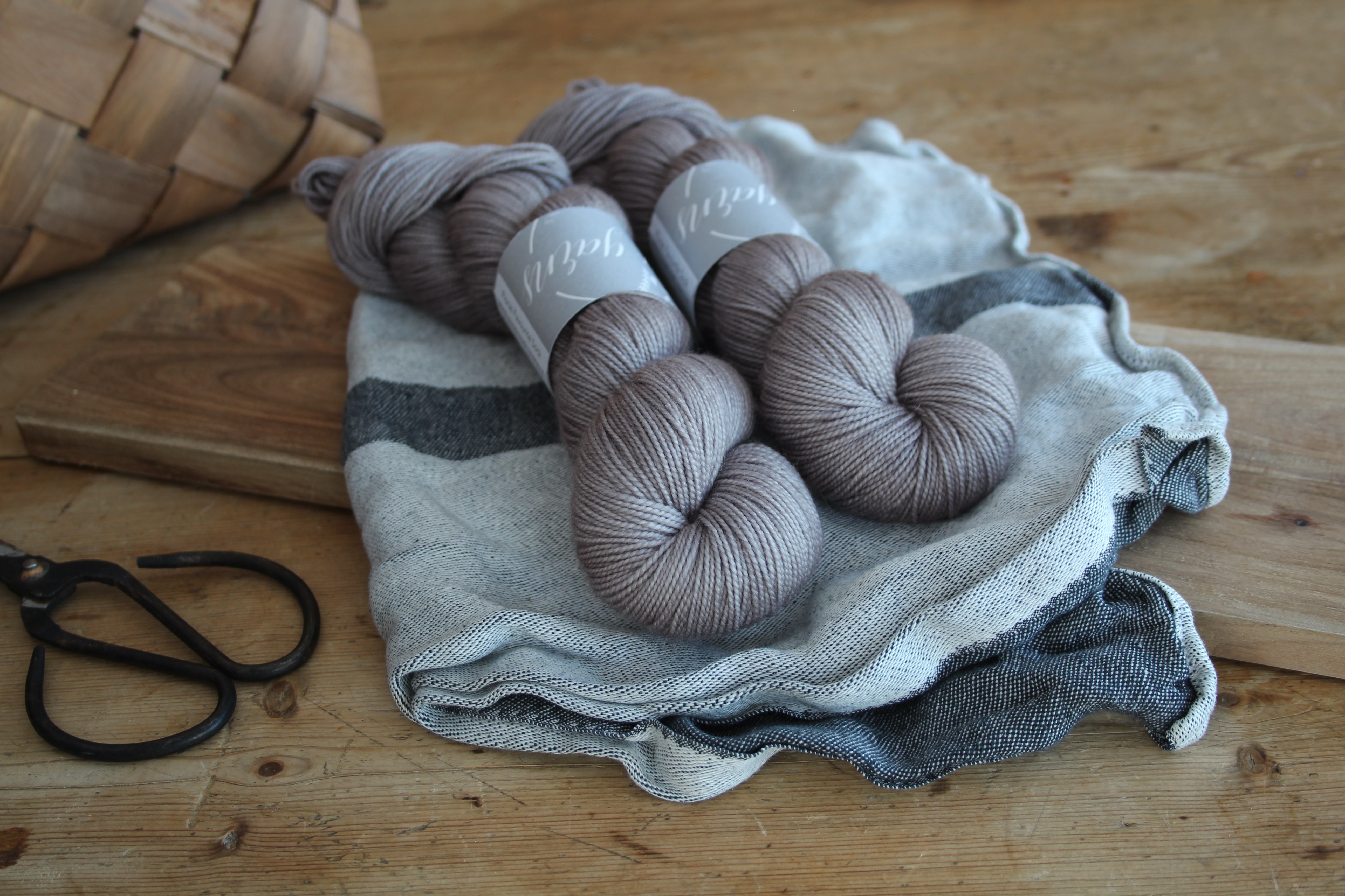 Floras Favourite Sock Dark Sandstone